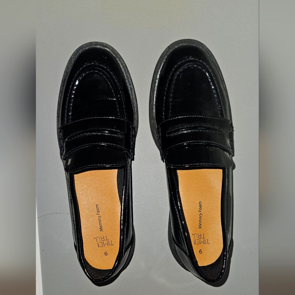 Black patent flats